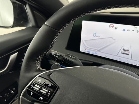 Kia Ev6 GT-Line 77.4 kWh [ 3-Fase-11kW ] (INCL-BTW) Aut. *HEATPUMP | PANO | HEAD-UP | LEATHER-ALCANTARA | ADAPTIVE-CRUISE | DIGI-COCKPIT | MERIDIAN-AUDIO | MEMORYPACK | FULL-LED | KEYLESS | TOPVIEW | DAB | BLINDSPOT | NAVI-FULLMAP |