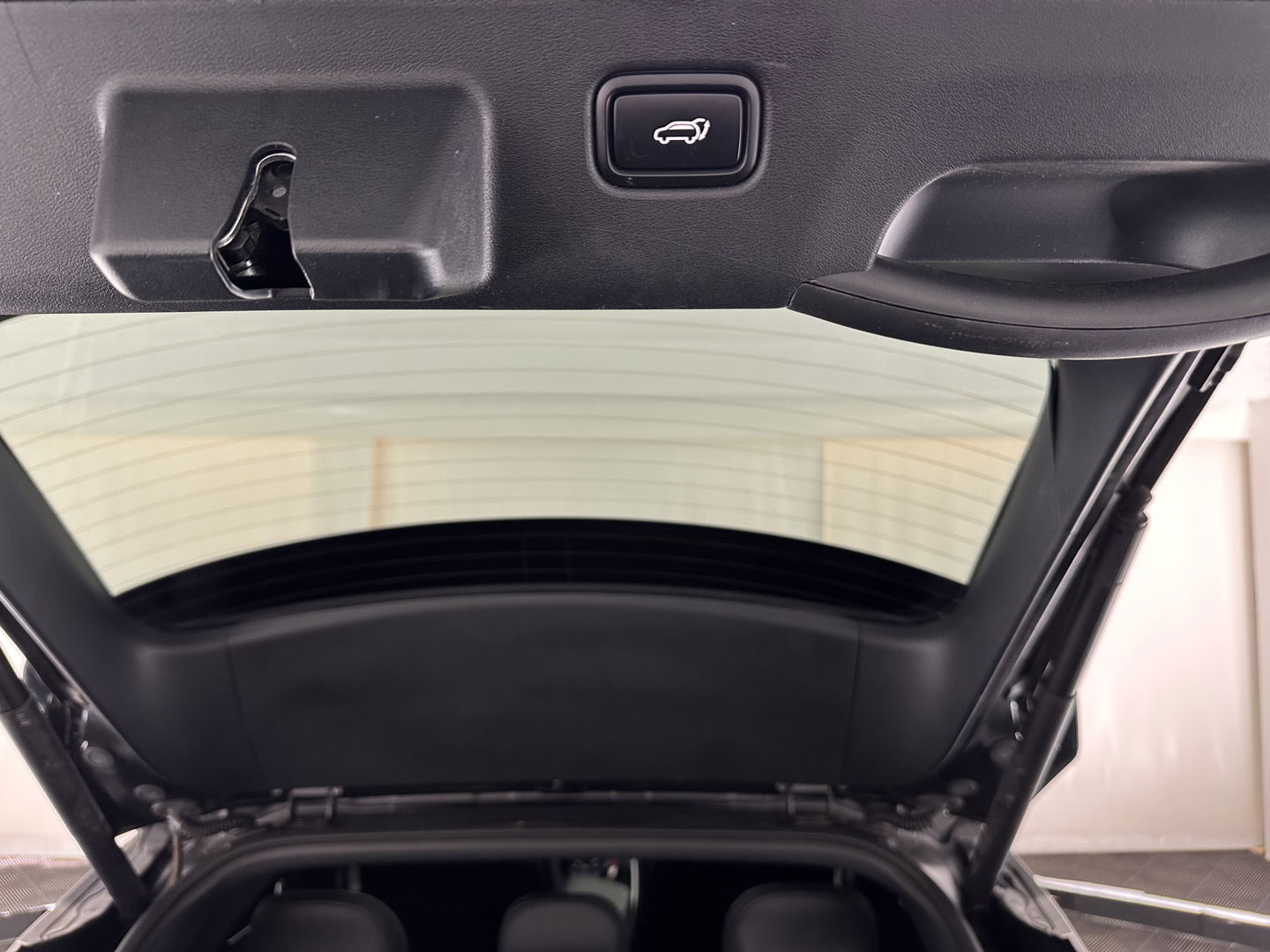 Kia Ev6 GT-Line 77.4 kWh [ 3-Fase-11kW ] (INCL-BTW) Aut. *HEATPUMP | PANO | HEAD-UP | LEATHER-ALCANTARA | ADAPTIVE-CRUISE | DIGI-COCKPIT | MERIDIAN-AUDIO | MEMORYPACK | FULL-LED | KEYLESS | TOPVIEW | DAB | BLINDSPOT | NAVI-FULLMAP |