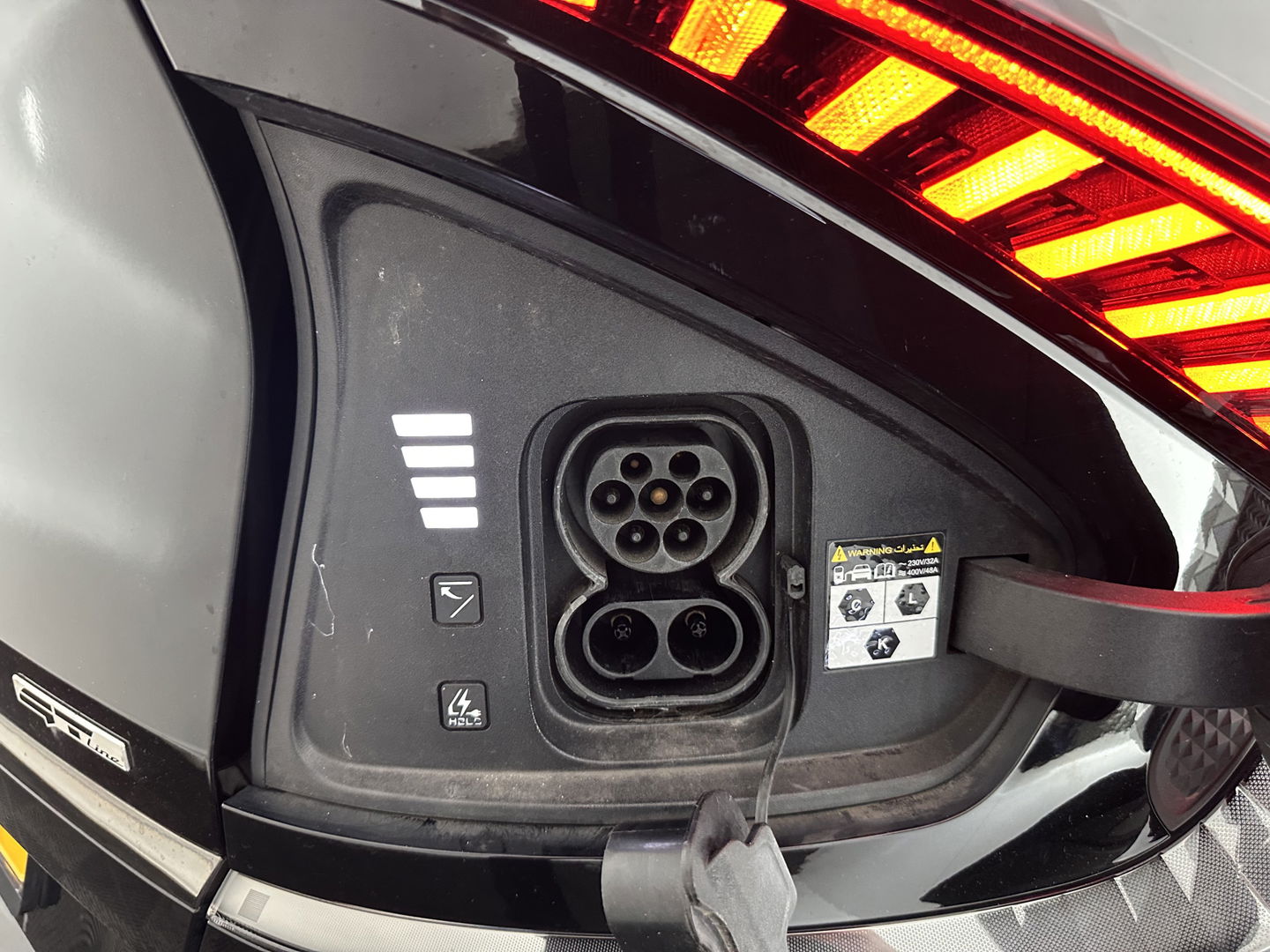 Kia Ev6 GT-Line 77.4 kWh [ 3-Fase-11kW ] (INCL-BTW) Aut. *HEATPUMP | PANO | HEAD-UP | LEATHER-ALCANTARA | ADAPTIVE-CRUISE | DIGI-COCKPIT | MERIDIAN-AUDIO | MEMORYPACK | FULL-LED | KEYLESS | TOPVIEW | DAB | BLINDSPOT | NAVI-FULLMAP |