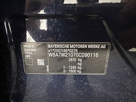 BMW 7 Serie 745Le (Plug-in) (INCL-BTW) *PANO | LEATHER | FULL-LED | HEAD-UP | BLINDSPOT | MEMORY-PACK | DIGI-COCKPIT | KEYLESS | DAB+ | CAMERA | HEATED-COMFORTSEATS | AMBIENTLIGHT | CARPLAY | SHIFTPADDLES | 18''ALU*