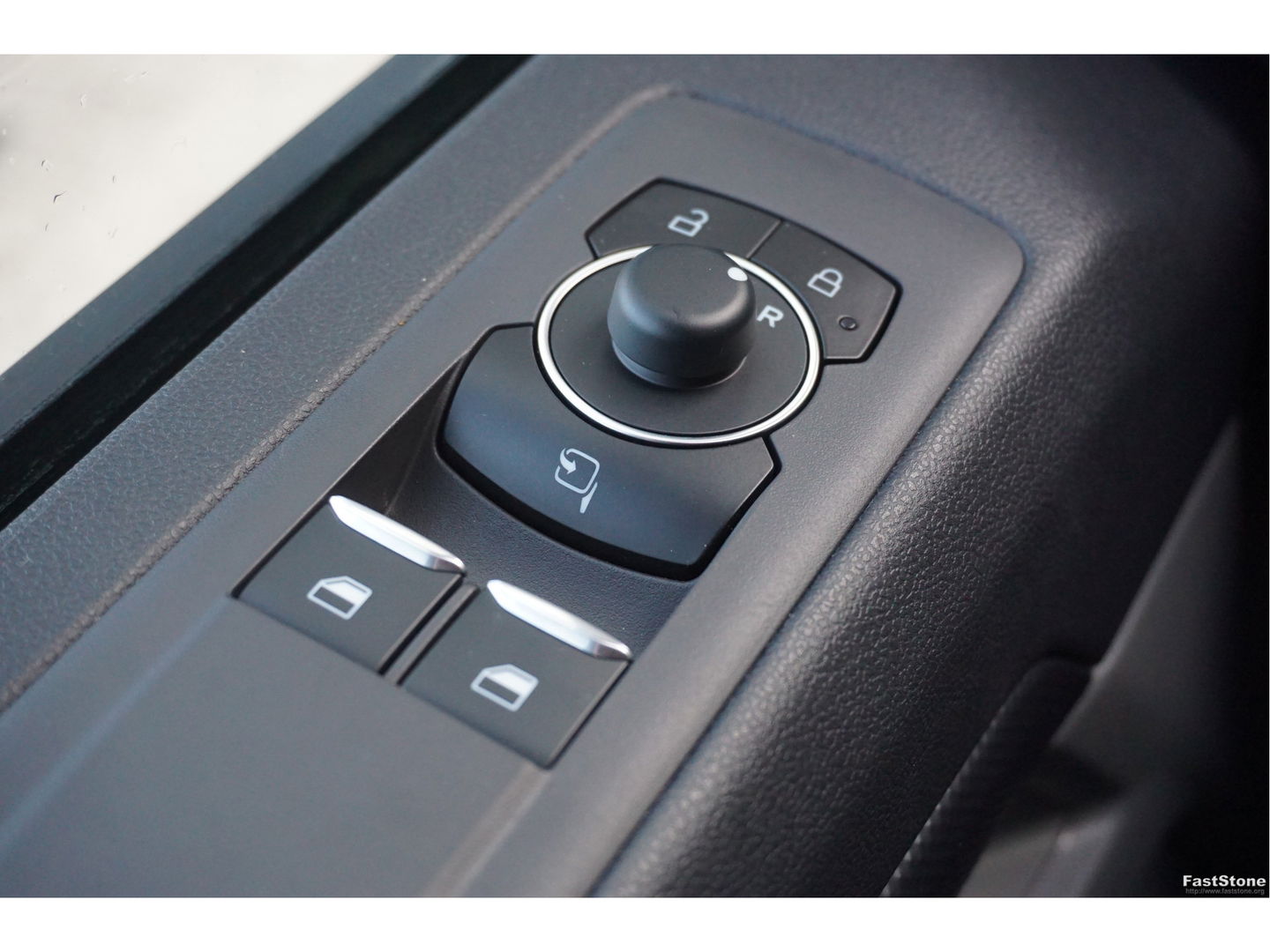 Ford Transit Custom 300S 150PK Limited BPM VRIJ!! Navi, Cam, Adap. Cruise, 17" LM, Trekhaak!! NR. A181