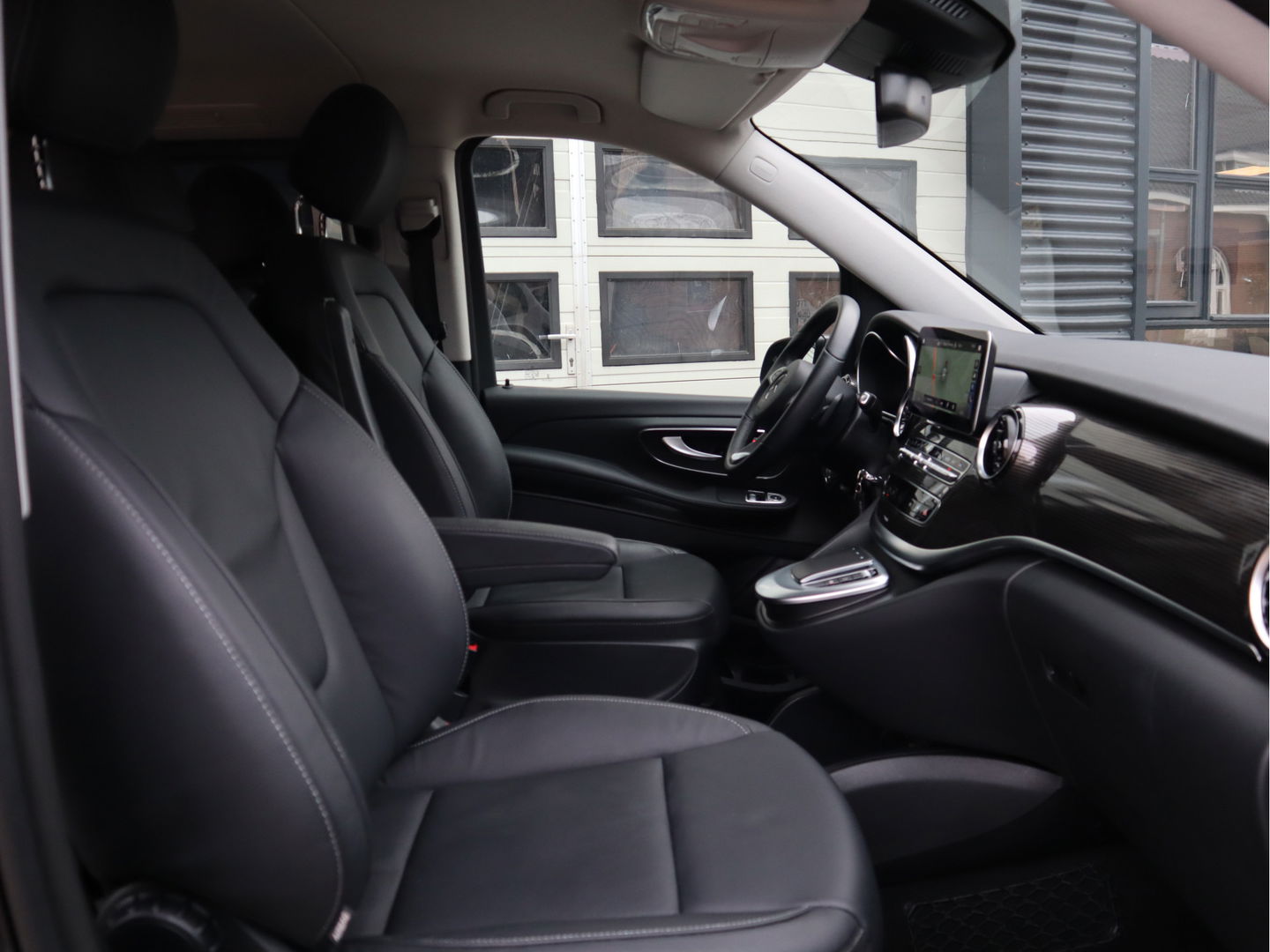 Mercedes-Benz EQV 300 90kWh SoH 97,1 % L3 Extra Lang - 8 Zits - Leder - elc. Schuif