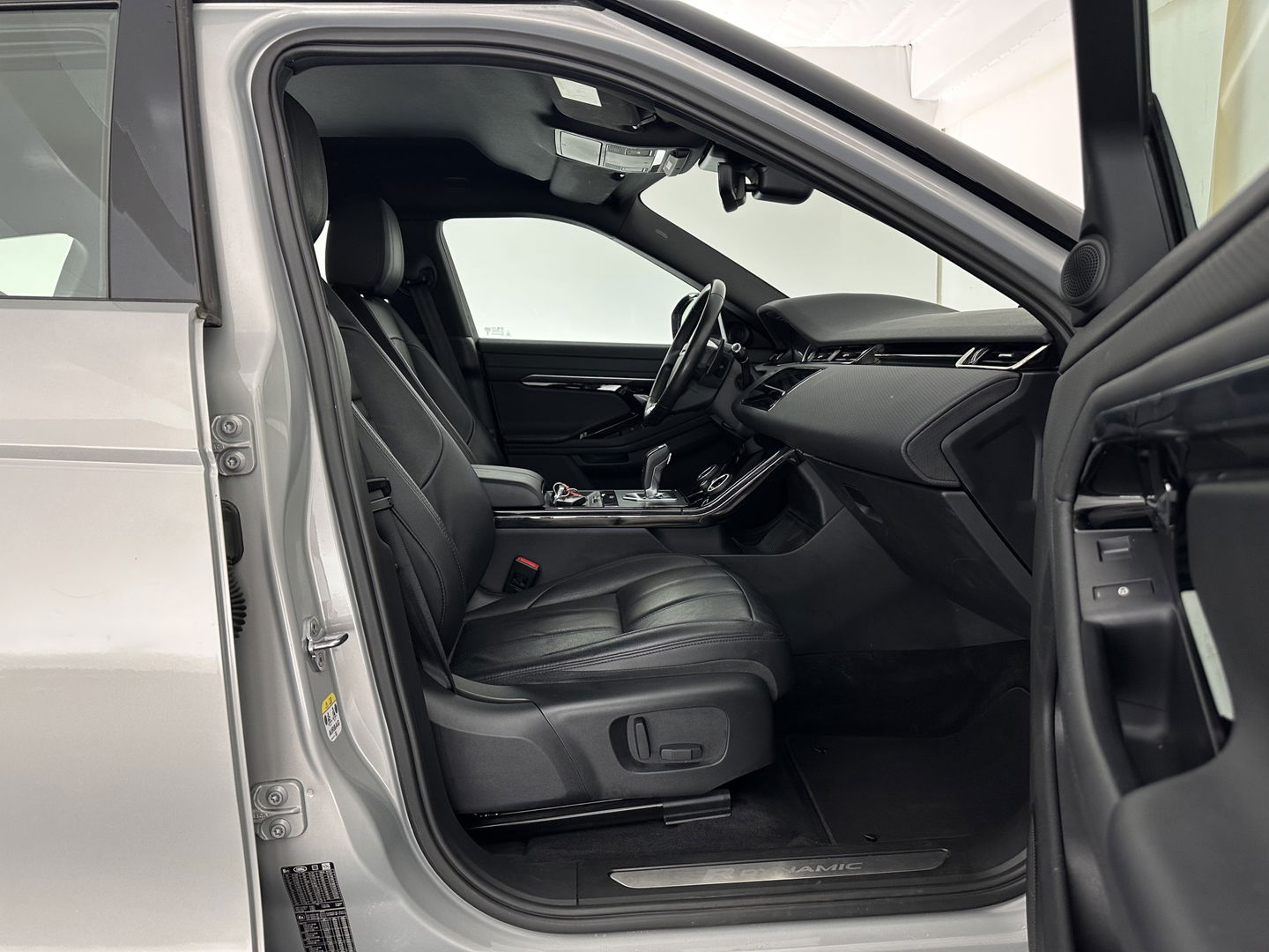 Land Rover Range Rover Evoque 2.0 D180 AWD SE (INCL.BTW) Aut. *LEATHER | FULL-LED | HEATED-COMFORTSEATS | NAVI-FULLMAP | SHIFT-PADDLES | CAMERA | ECC | PDC | CRUISE | 18''ALU*