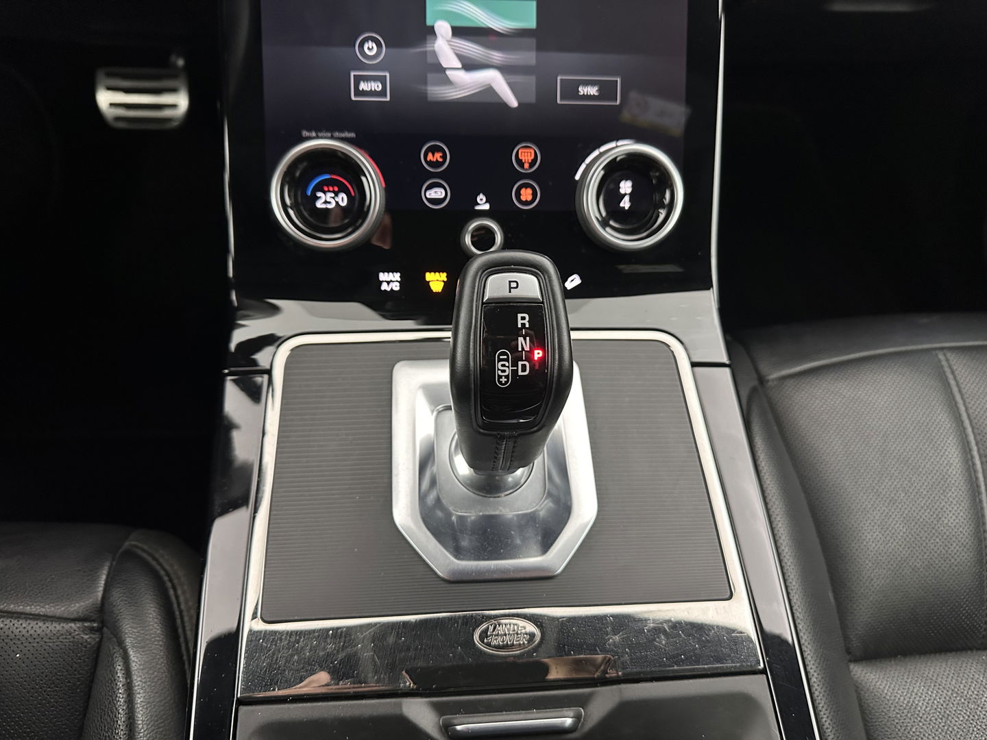 Land Rover Range Rover Evoque 2.0 D180 AWD SE (INCL.BTW) Aut. *LEATHER | FULL-LED | HEATED-COMFORTSEATS | NAVI-FULLMAP | SHIFT-PADDLES | CAMERA | ECC | PDC | CRUISE | 18''ALU*