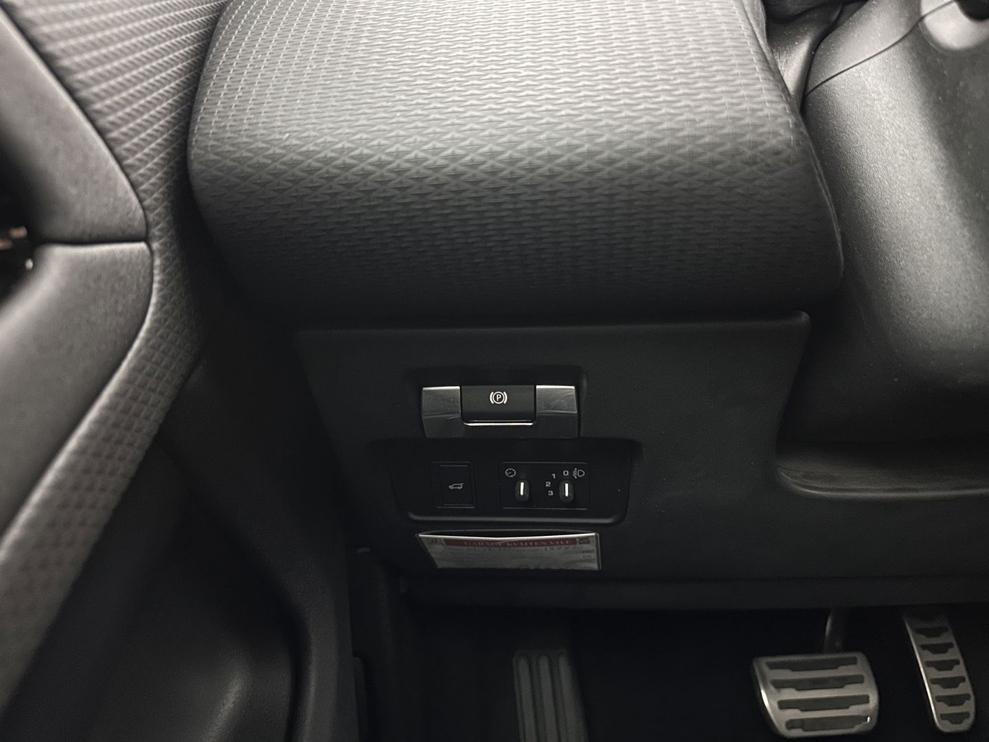 Land Rover Range Rover Evoque 2.0 D180 AWD SE (INCL.BTW) Aut. *LEATHER | FULL-LED | HEATED-COMFORTSEATS | NAVI-FULLMAP | SHIFT-PADDLES | CAMERA | ECC | PDC | CRUISE | 18''ALU*