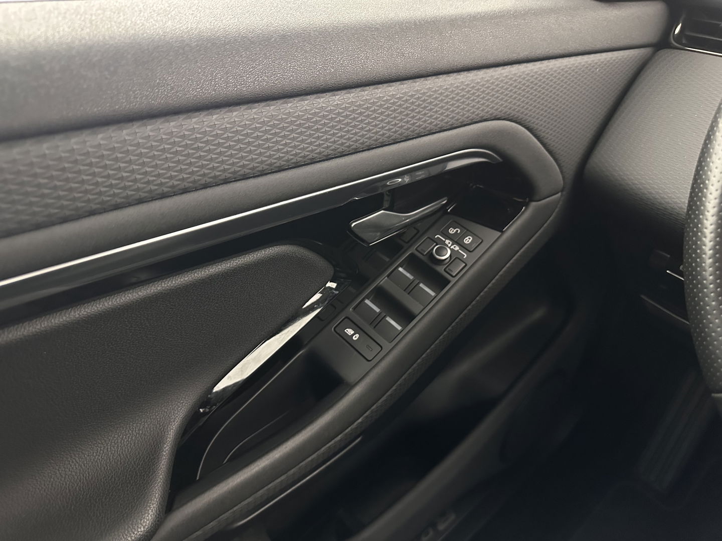 Land Rover Range Rover Evoque 2.0 D180 AWD SE (INCL.BTW) Aut. *LEATHER | FULL-LED | HEATED-COMFORTSEATS | NAVI-FULLMAP | SHIFT-PADDLES | CAMERA | ECC | PDC | CRUISE | 18''ALU*