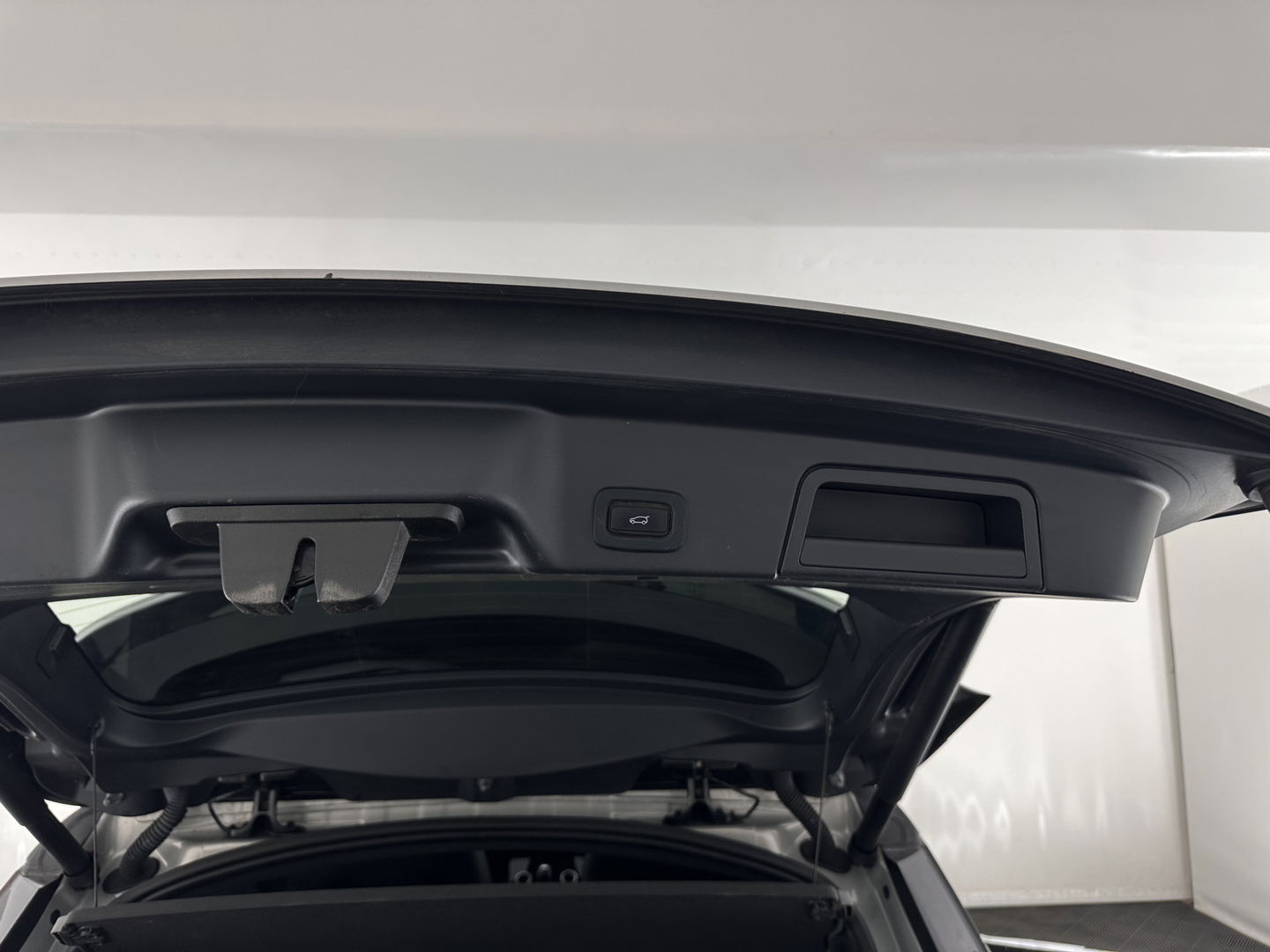 Land Rover Range Rover Evoque 2.0 D180 AWD SE (INCL.BTW) Aut. *LEATHER | FULL-LED | HEATED-COMFORTSEATS | NAVI-FULLMAP | SHIFT-PADDLES | CAMERA | ECC | PDC | CRUISE | 18''ALU*