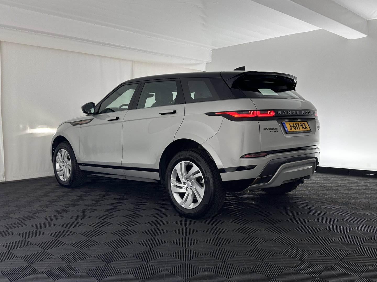 Land Rover Range Rover Evoque 2.0 D180 AWD SE (INCL.BTW) Aut. *LEATHER | FULL-LED | HEATED-COMFORTSEATS | NAVI-FULLMAP | SHIFT-PADDLES | CAMERA | ECC | PDC | CRUISE | 18''ALU*