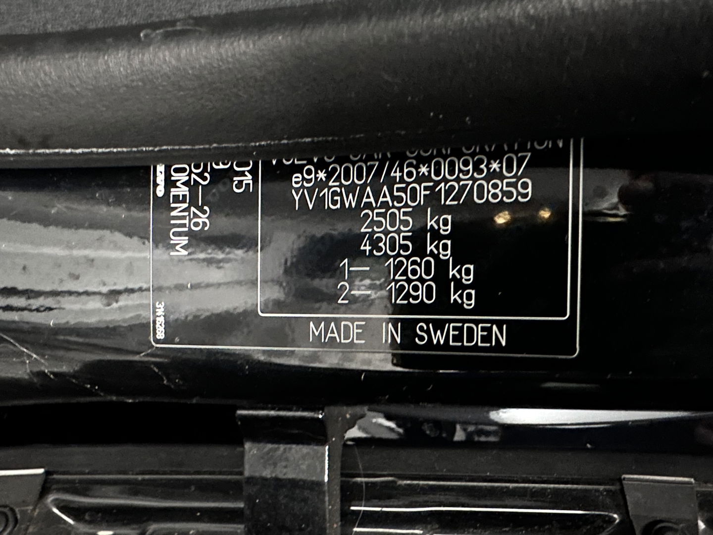 Volvo V60 2.4 D6 AWD Plug-In Hybrid Momentum Aut. *PANO | LEATHER-FABRIC | NAVI-FULLMAP | HEATED-COMFORTSEATS | ECC | PDC | CRUISE | TOWBAR | 17''ALU*