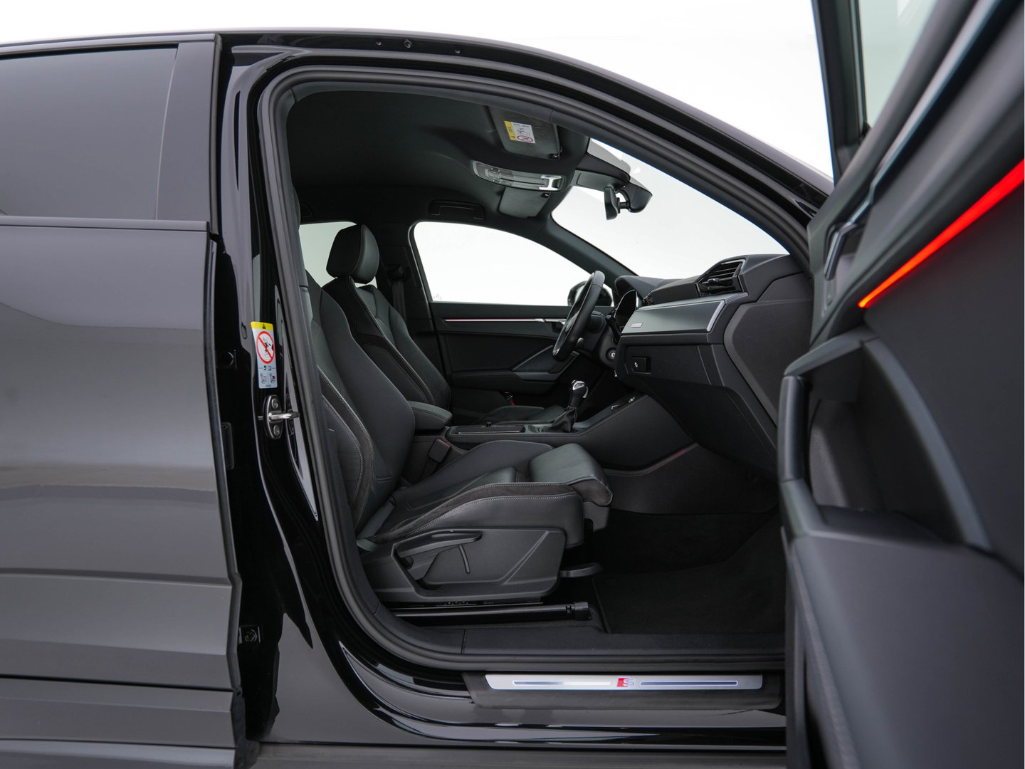 Audi Q3 Sportback 35 TFSI S-Line Edition (INCL-BTW) Aut. *LEATHER | FULL-LED | ADAPTIVE-CRUISE | DIGI-COCKPIT | NAVI-FULLMAP | CAMERA | DAB | AMBIENTLIGHT | PRIVACYGLASS | SHIFTPADDLES | ECC | PDC | 20''ALU*