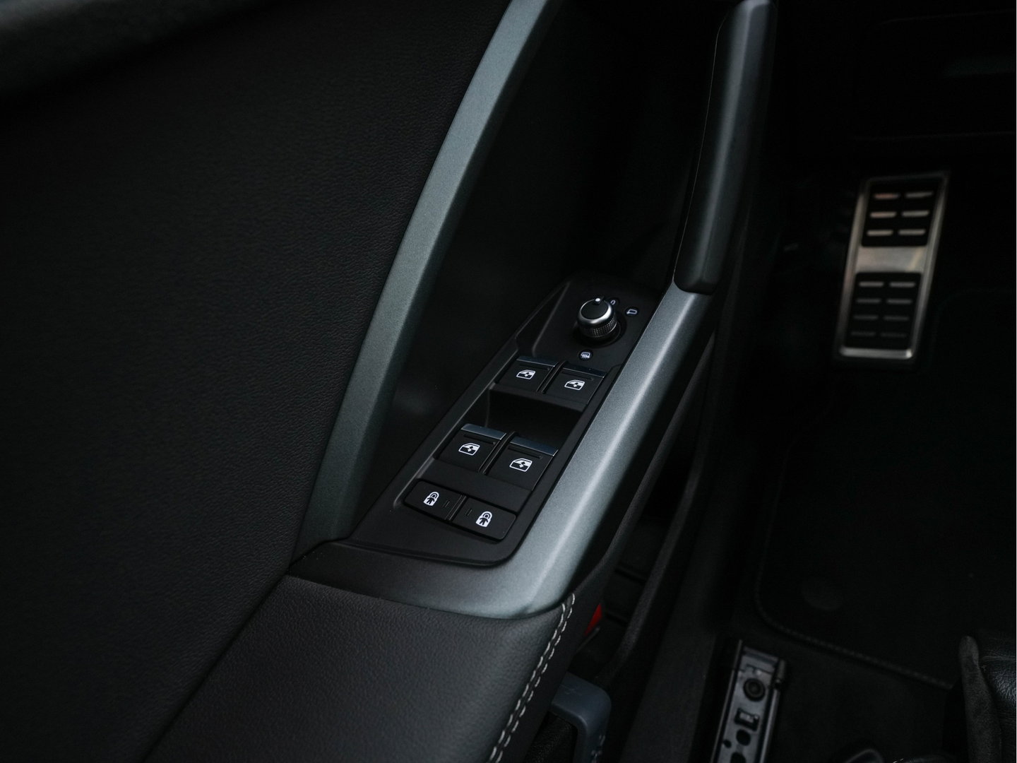 Audi Q3 Sportback 35 TFSI S-Line Edition (INCL-BTW) Aut. *LEATHER | FULL-LED | ADAPTIVE-CRUISE | DIGI-COCKPIT | NAVI-FULLMAP | CAMERA | DAB | AMBIENTLIGHT | PRIVACYGLASS | SHIFTPADDLES | ECC | PDC | 20''ALU*