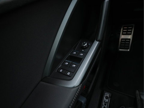 Audi Q3 Sportback 35 TFSI S-Line Edition (INCL-BTW) Aut. *LEATHER | FULL-LED | ADAPTIVE-CRUISE | DIGI-COCKPIT | NAVI-FULLMAP | CAMERA | DAB | AMBIENTLIGHT | PRIVACYGLASS | SHIFTPADDLES | ECC | PDC | 20''ALU*