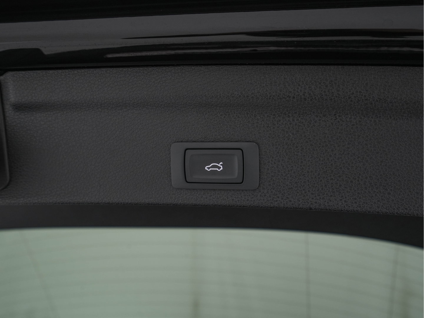 Audi Q3 Sportback 35 TFSI S-Line Edition (INCL-BTW) Aut. *LEATHER | FULL-LED | ADAPTIVE-CRUISE | DIGI-COCKPIT | NAVI-FULLMAP | CAMERA | DAB | AMBIENTLIGHT | PRIVACYGLASS | SHIFTPADDLES | ECC | PDC | 20''ALU*