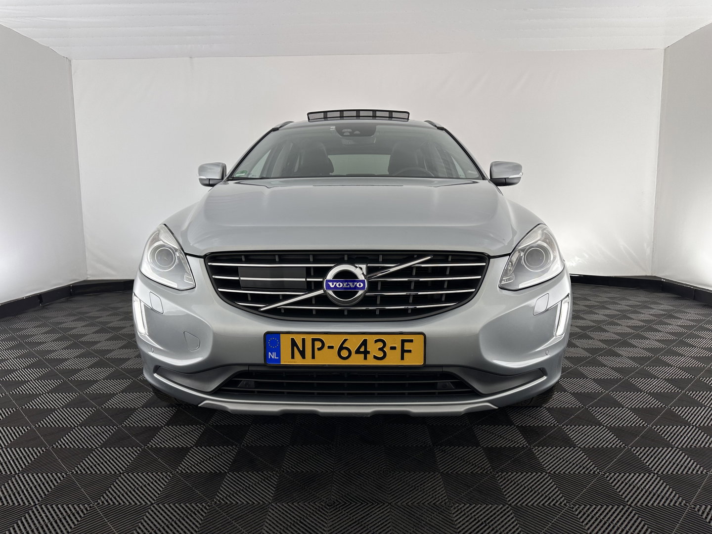 Volvo XC60 2.0 D4 FWD Polar+ Aut. *PANO | LEATHER | XENON | ADAPTIVE-CRUISE | MEMORY-PACK | BLINDSPOT | HEATED-COMFORTSEATS | NAVI-FULLMAP | CAMERA | PRIVACYGLASS | ECC | TOWBAR | PDC | LANE-ASSIST | 17''ALU*