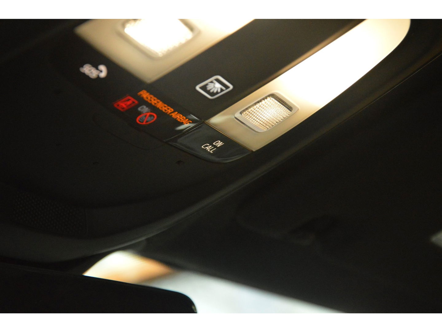 Volvo XC40 Recharge P8 AWD R-Design | SOH 93% | Trekhaak | Stoel + Stuur Verwarmd | Adaptive Cruise |