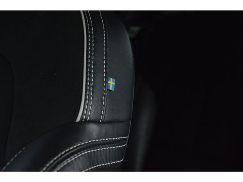 Volvo XC40 Recharge P8 AWD R-Design | SOH 93% | Trekhaak | Stoel + Stuur Verwarmd | Adaptive Cruise |