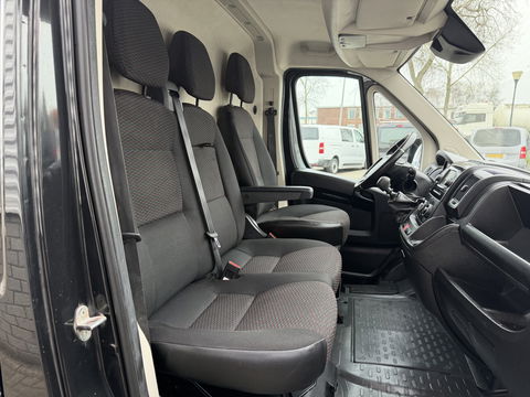 Peugeot Boxer 335 2.2 BlueHDi 165pk L3H2 Premium / vaste prijs rijklaar € 15.950 ex btw / lease vanaf € 269 / bpm vrij / euro 6 / airco / cruise / trekhaak / camera / imperial