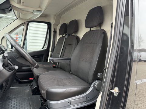 Peugeot Boxer 335 2.2 BlueHDi 165pk L3H2 Premium / vaste prijs rijklaar € 15.950 ex btw / lease vanaf € 269 / bpm vrij / euro 6 / airco / cruise / trekhaak / camera / imperial