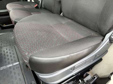 Peugeot Boxer 335 2.2 BlueHDi 165pk L3H2 Premium / vaste prijs rijklaar € 15.950 ex btw / lease vanaf € 269 / bpm vrij / euro 6 / airco / cruise / trekhaak / camera / imperial