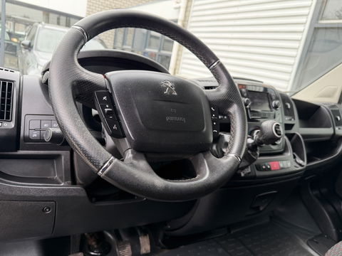 Peugeot Boxer 335 2.2 BlueHDi 165pk L3H2 Premium / vaste prijs rijklaar € 15.950 ex btw / lease vanaf € 269 / bpm vrij / euro 6 / airco / cruise / trekhaak / camera / imperial