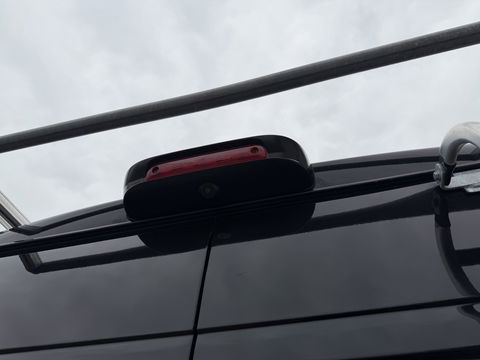 Peugeot Boxer 335 2.2 BlueHDi 165pk L3H2 Premium / vaste prijs rijklaar € 15.950 ex btw / lease vanaf € 269 / bpm vrij / euro 6 / airco / cruise / trekhaak / camera / imperial