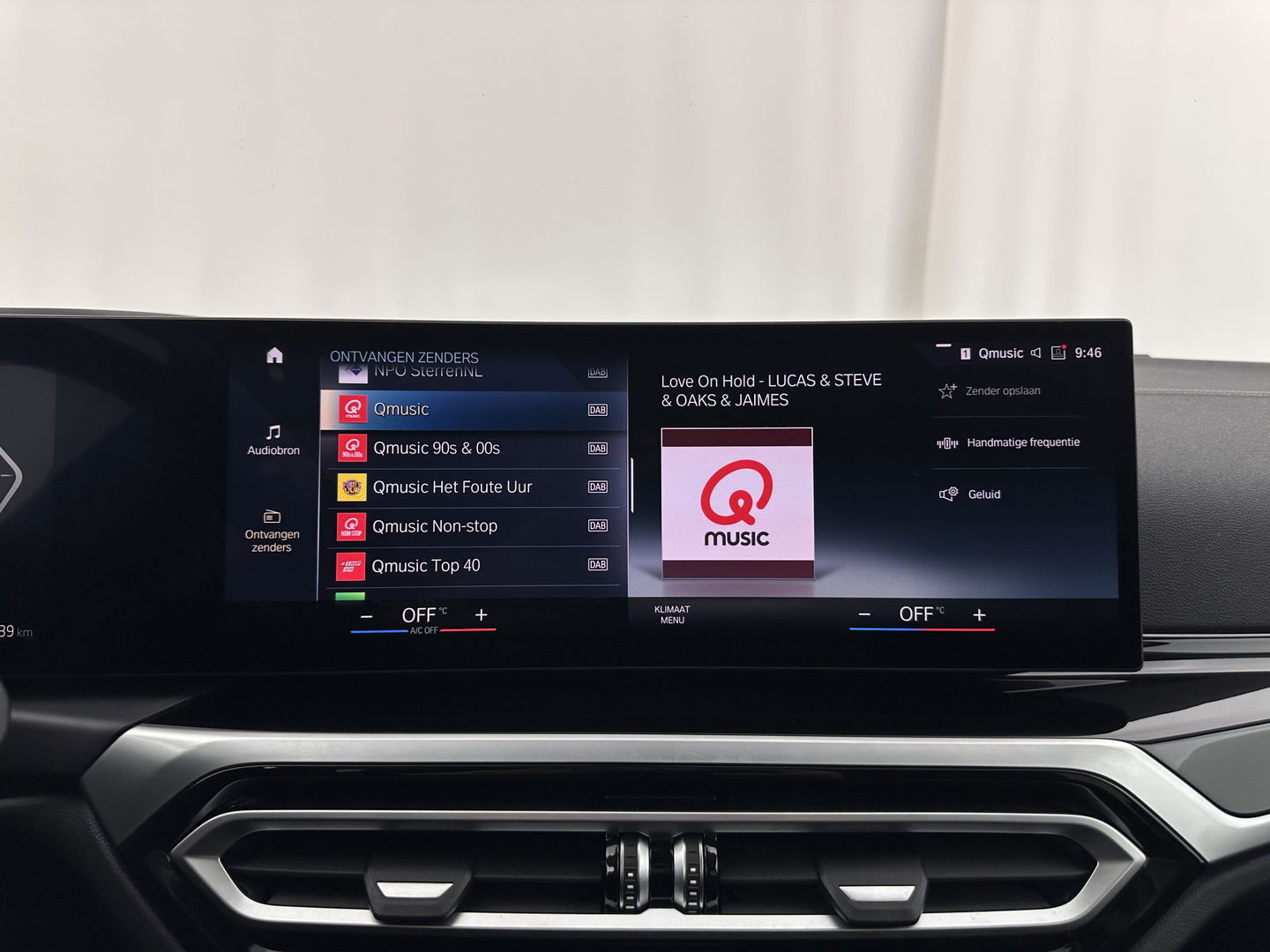 BMW i4 eDrive40 High Executive 84 kWh [ 3-Fase ] {SOH-95%} (INCL.BTW) *HEAD-UP | LEATHER | FULL-LED | WIDESCREEEN-DIGI-COCKPIT | CAMERA | KEYLESS | HIFI-SOUND | PRIVACY-GLASS | ECC | PDC | CRUISE | 17''ALU*