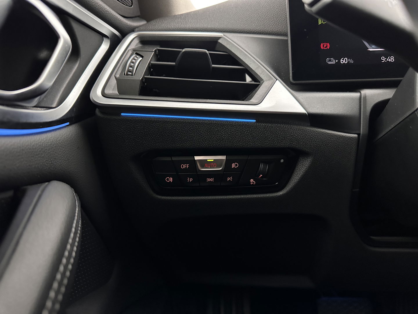 BMW i4 eDrive40 High Executive 84 kWh [ 3-Fase ] {SOH-95%} (INCL.BTW) *HEAD-UP | LEATHER | FULL-LED | WIDESCREEEN-DIGI-COCKPIT | CAMERA | KEYLESS | HIFI-SOUND | PRIVACY-GLASS | ECC | PDC | CRUISE | 17''ALU*