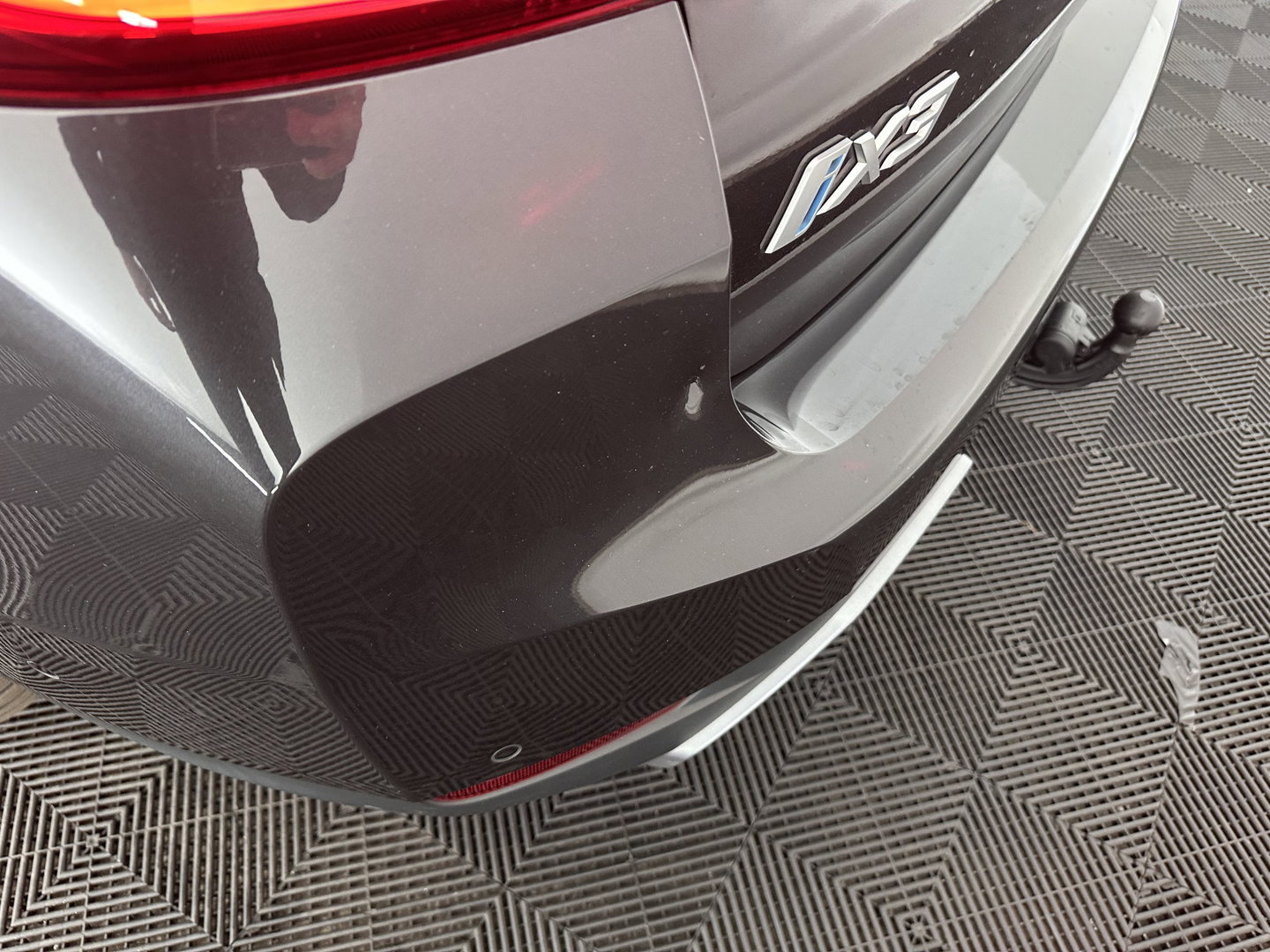 BMW iX3 High Executive 80 kWh [ 3-Fase-11kW ] {SOH-99%} (INCL-BTW) Aut. *PANO | LEATHER | HARMAN/KARDON | FULL-LED | BLINDSPOT | MEMORY-PACK | DIGI-COCKPIT | HEATED-SPORTSEATS | KEYLESS | TOPVIEW | DAB+ | NAVI-FULLMAP | HEAD-UP | PRIVACY-GLASS | .