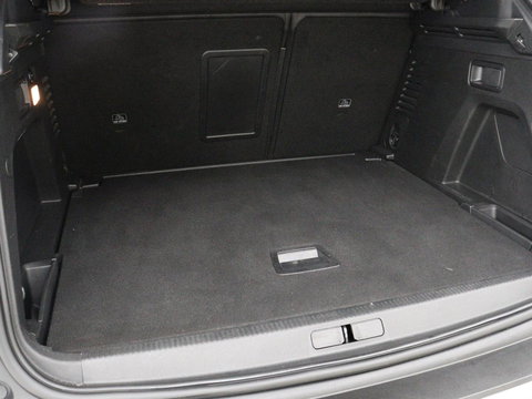 Peugeot 3008 1.6 PureTech GT | Massage | Adaptive cruise | Trekhaak afneembaar | Leder | Full LED | 360 Camera | Carplay | Stoelverwarming