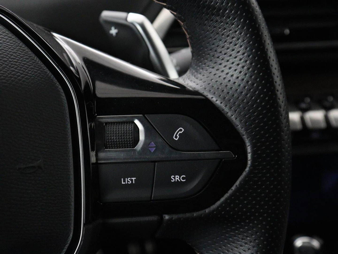 Peugeot 3008 1.6 PureTech GT | Massage | Adaptive cruise | Trekhaak afneembaar | Leder | Full LED | 360 Camera | Carplay | Stoelverwarming