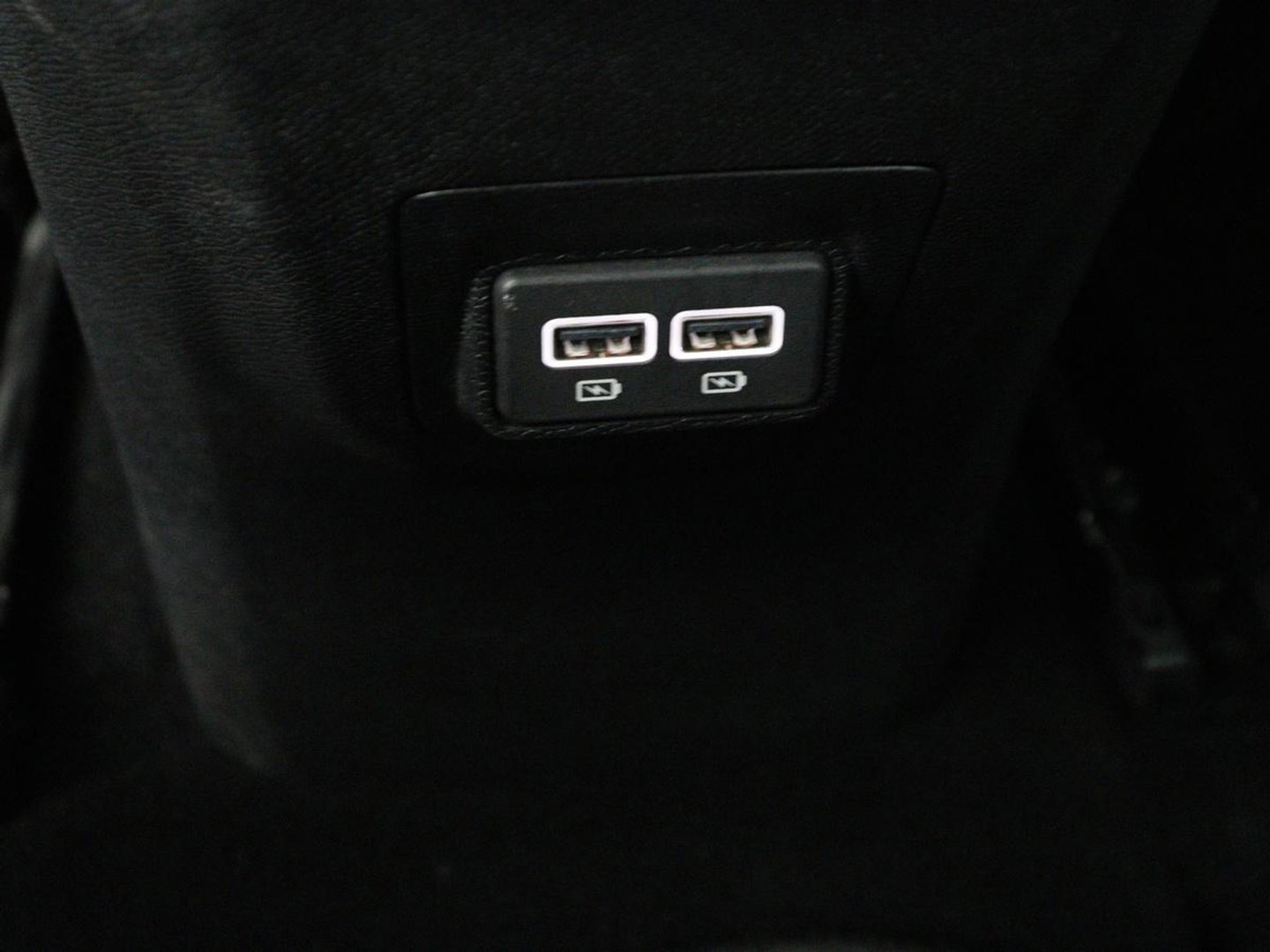 Peugeot 3008 1.6 PureTech GT | Massage | Adaptive cruise | Trekhaak afneembaar | Leder | Full LED | 360 Camera | Carplay | Stoelverwarming