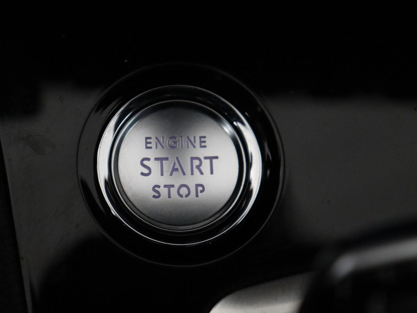 Peugeot 3008 1.6 PureTech GT | Massage | Adaptive cruise | Trekhaak afneembaar | Leder | Full LED | 360 Camera | Carplay | Stoelverwarming