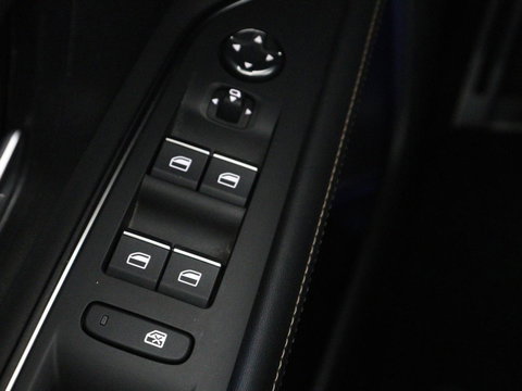 Peugeot 3008 1.6 PureTech GT | Massage | Adaptive cruise | Trekhaak afneembaar | Leder | Full LED | 360 Camera | Carplay | Stoelverwarming