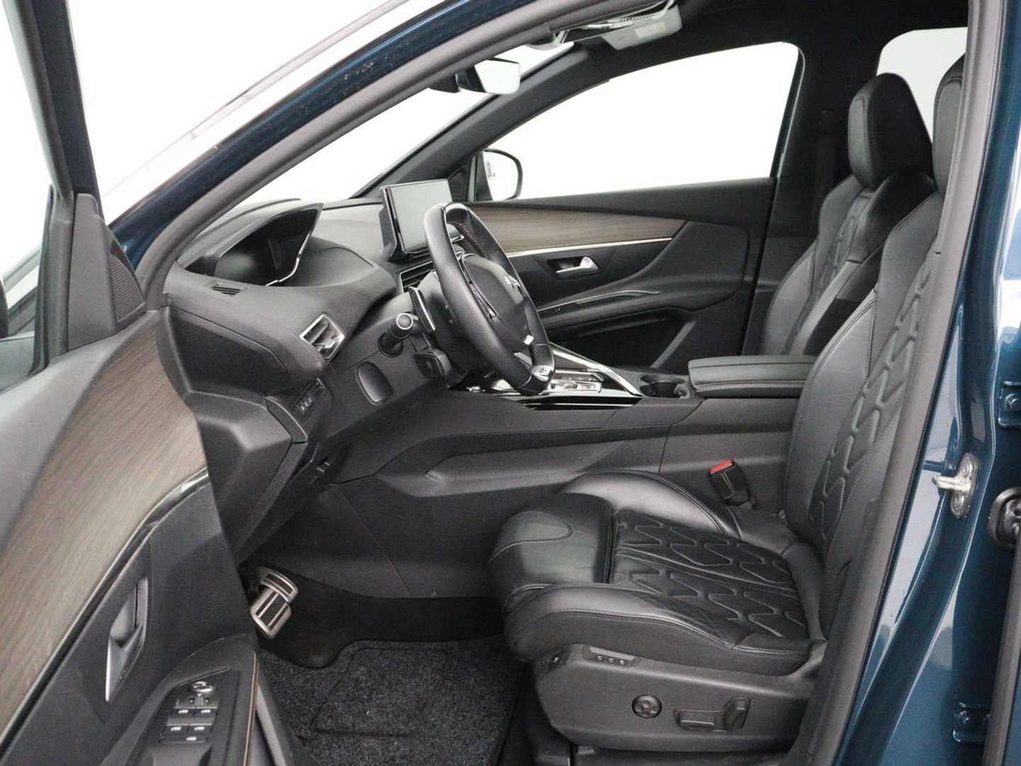 Peugeot 3008 1.6 PureTech GT | Massage | Adaptive cruise | Trekhaak afneembaar | Leder | Full LED | 360 Camera | Carplay | Stoelverwarming