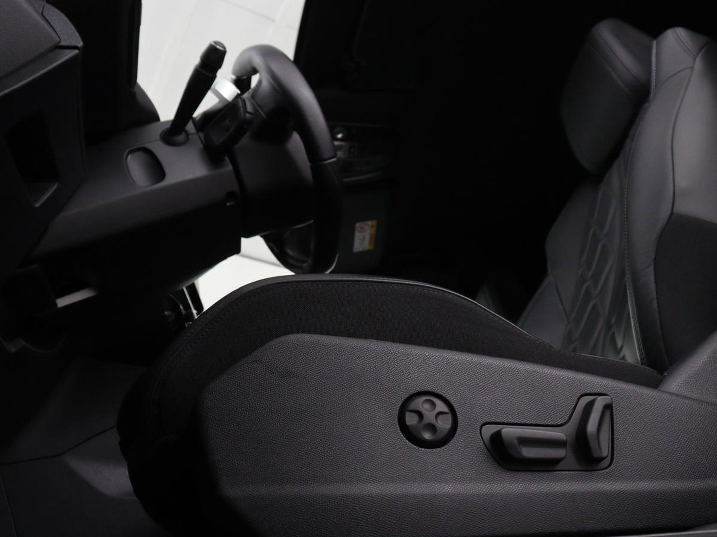 Peugeot 3008 1.6 PureTech GT | Massage | Adaptive cruise | Trekhaak afneembaar | Leder | Full LED | 360 Camera | Carplay | Stoelverwarming