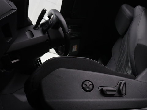 Peugeot 3008 1.6 PureTech GT | Massage | Adaptive cruise | Trekhaak afneembaar | Leder | Full LED | 360 Camera | Carplay | Stoelverwarming