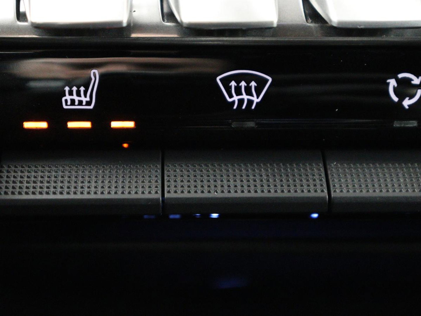 Peugeot 3008 1.6 PureTech GT | Massage | Adaptive cruise | Trekhaak afneembaar | Leder | Full LED | 360 Camera | Carplay | Stoelverwarming