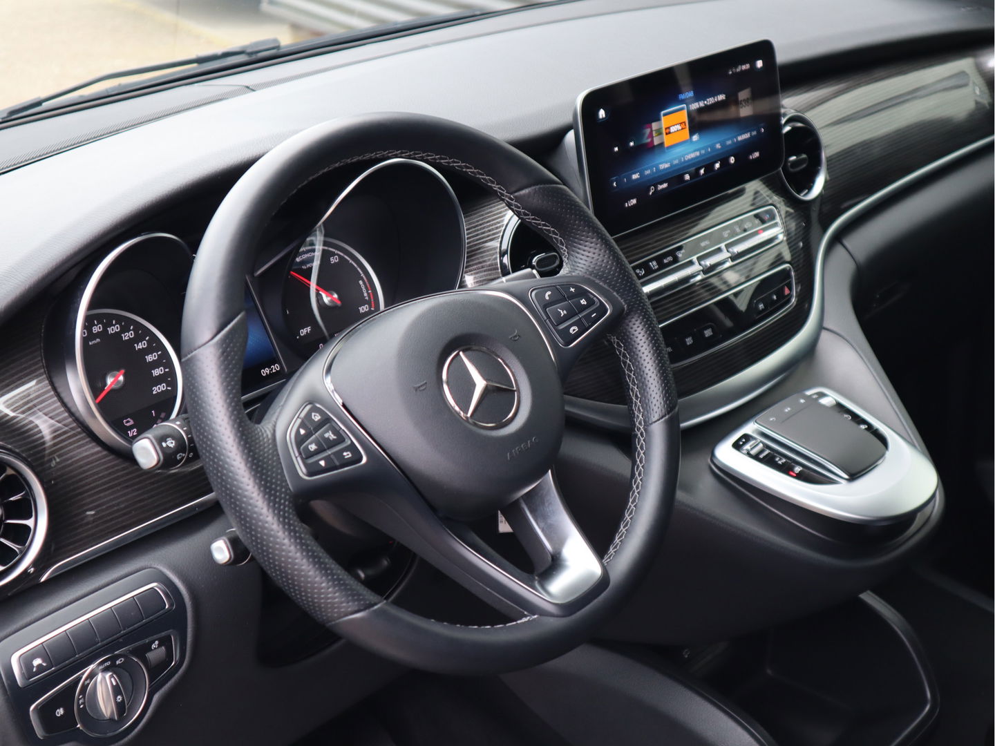 Mercedes-Benz EQV 300 90kWh SoH L3 Extra Lang - 8 Zits - Leder - elc. Schuif