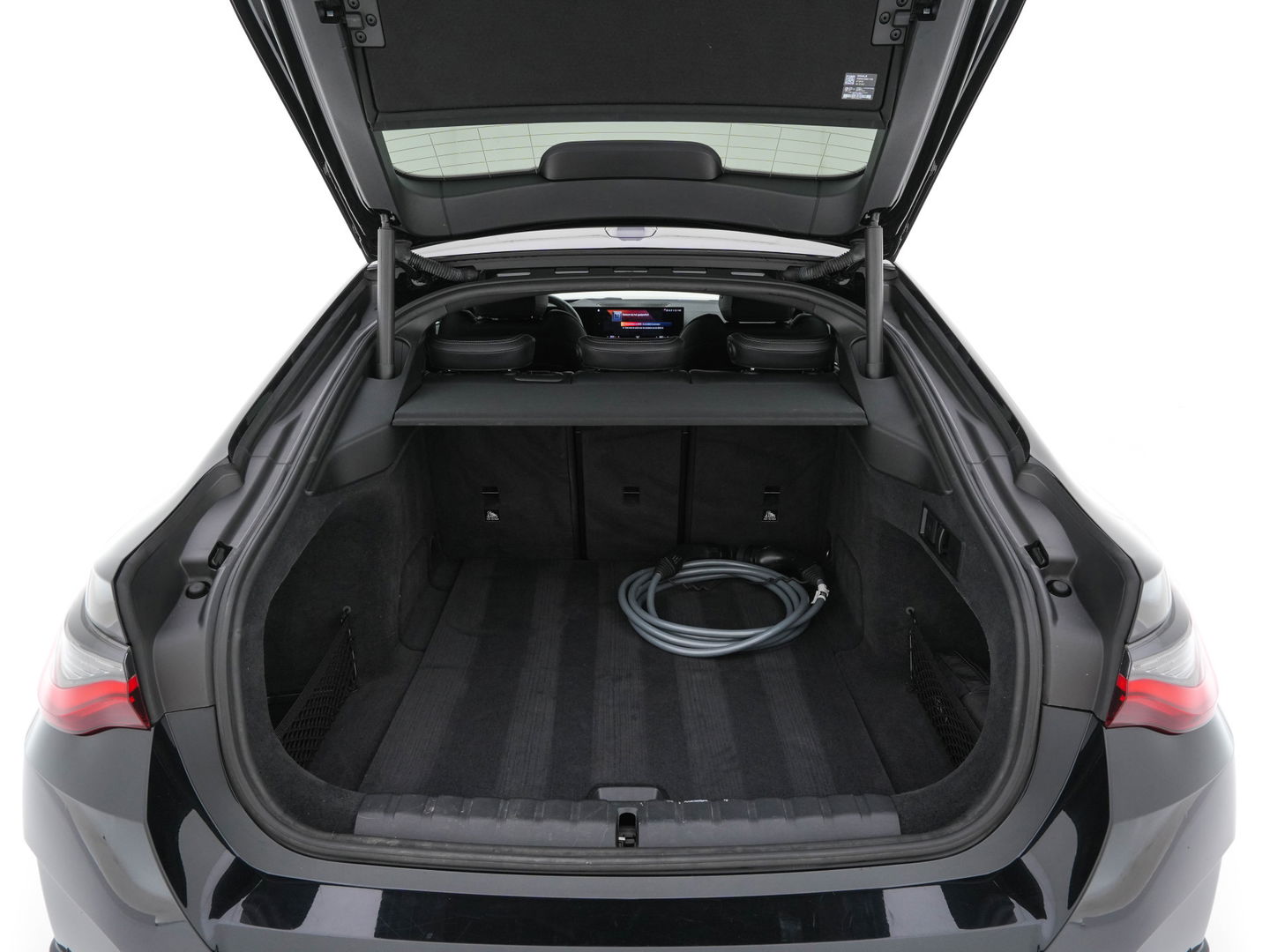 BMW i4 eDrive40 High Executive 84 kWh M-Sportpack [ 3-Fase ] {SOH-93%} (INCL.BTW)  Aut *LEATHER | HEAD UP | FULL-LED | HIFI-SOUND | CRUISE | WIDESCREEN-COCKPIT | DAB+ | CAMERA | AMBIENTLIGHT | CARPLAY | HEATED-SPORTSEATS | PRIVACY-GLASS | 19''ALU*