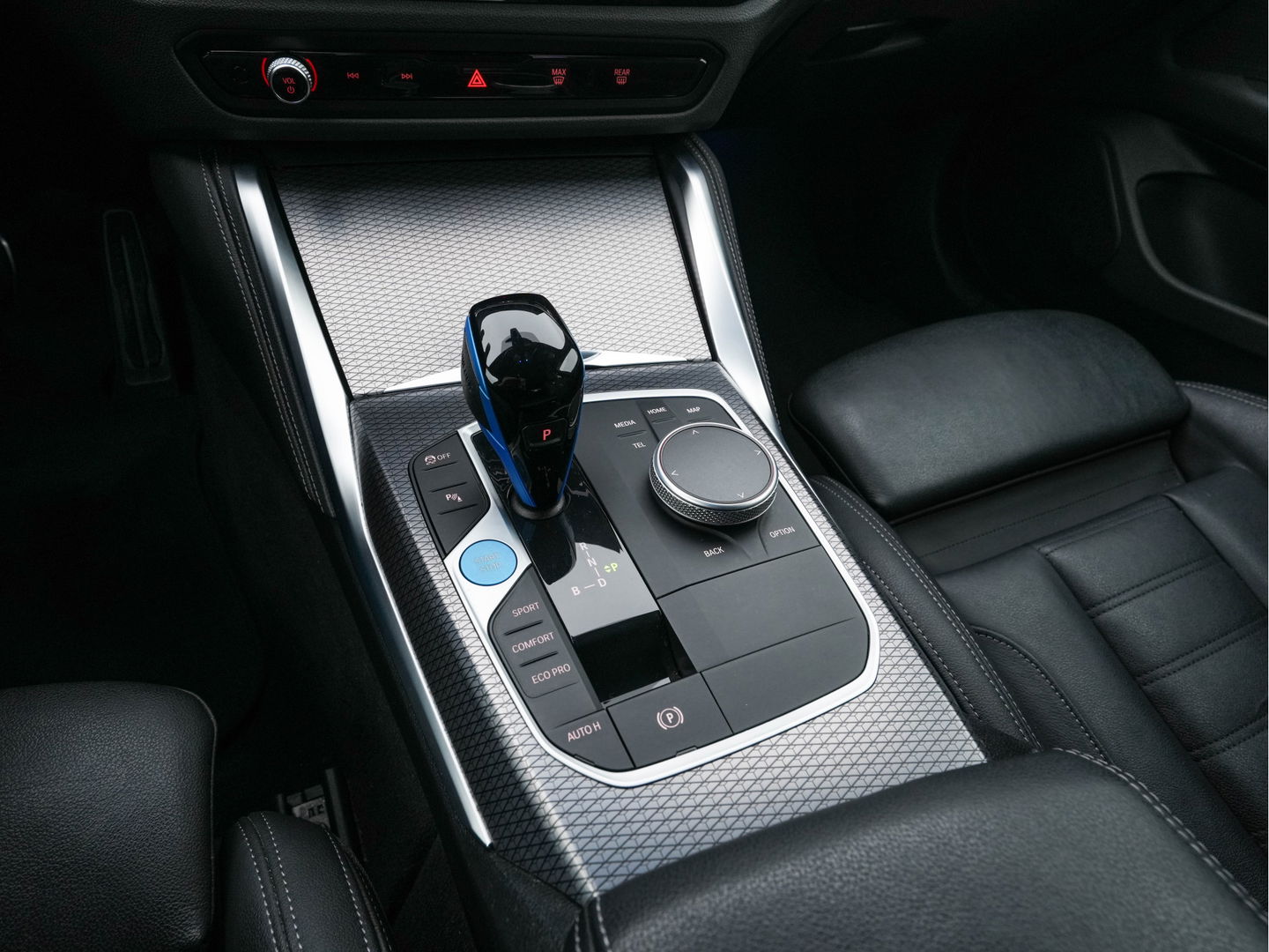 BMW i4 eDrive40 High Executive 84 kWh M-Sportpack [ 3-Fase ] {SOH-93%} (INCL.BTW)  Aut *LEATHER | HEAD UP | FULL-LED | HIFI-SOUND | CRUISE | WIDESCREEN-COCKPIT | DAB+ | CAMERA | AMBIENTLIGHT | CARPLAY | HEATED-SPORTSEATS | PRIVACY-GLASS | 19''ALU*