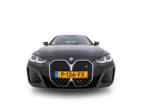 BMW i4 eDrive40 High Executive 84 kWh M-Sportpack [ 3-Fase ] {SOH-93%} (INCL.BTW)  Aut *LEATHER | HEAD UP | FULL-LED | HIFI-SOUND | CRUISE | WIDESCREEN-COCKPIT | DAB+ | CAMERA | AMBIENTLIGHT | CARPLAY | HEATED-SPORTSEATS | PRIVACY-GLASS | 19''ALU*