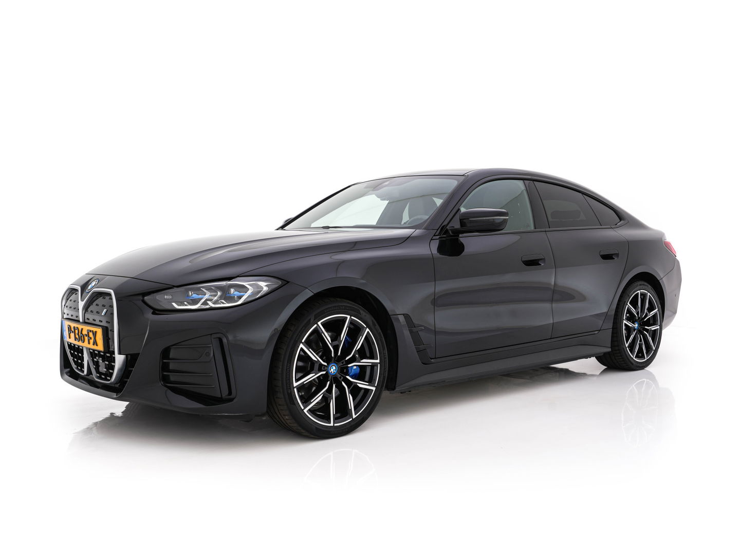 BMW i4 eDrive40 High Executive 84 kWh M-Sportpack [ 3-Fase ] {SOH-93%} (INCL.BTW)  Aut *LEATHER | HEAD UP | FULL-LED | HIFI-SOUND | CRUISE | WIDESCREEN-COCKPIT | DAB+ | CAMERA | AMBIENTLIGHT | CARPLAY | HEATED-SPORTSEATS | PRIVACY-GLASS | 19''ALU*