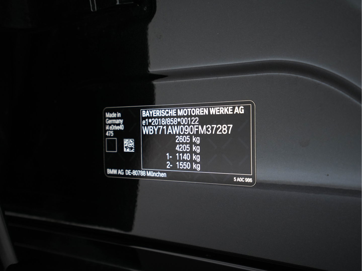 BMW i4 eDrive40 High Executive 84 kWh M-Sportpack [ 3-Fase ] {SOH-93%} (INCL.BTW)  Aut *LEATHER | HEAD UP | FULL-LED | HIFI-SOUND | CRUISE | WIDESCREEN-COCKPIT | DAB+ | CAMERA | AMBIENTLIGHT | CARPLAY | HEATED-SPORTSEATS | PRIVACY-GLASS | 19''ALU*