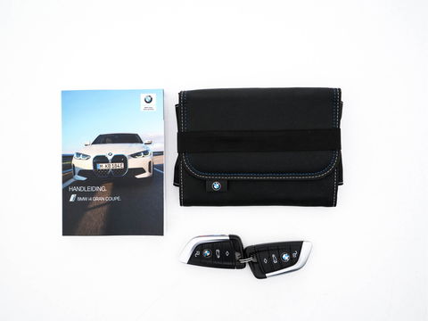 BMW i4 eDrive40 High Executive 84 kWh M-Sportpack [ 3-Fase ] {SOH-93%} (INCL.BTW)  Aut *LEATHER | HEAD UP | FULL-LED | HIFI-SOUND | CRUISE | WIDESCREEN-COCKPIT | DAB+ | CAMERA | AMBIENTLIGHT | CARPLAY | HEATED-SPORTSEATS | PRIVACY-GLASS | 19''ALU*