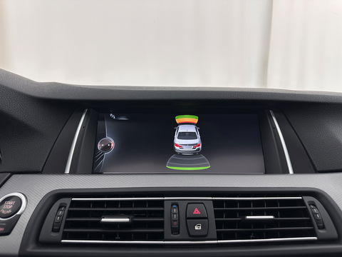 BMW 5 Serie 520i High Executive M-Sportpack Aut. *PANO | LEATHER | XENON | HARMAN/KARDON | HEATED-SPORTSEATS | NAVI-FULLMAP | PRIVACY-GLASS | SHIFT-PADDLES | ECC | PDC | CRUISE | 18''ALU*