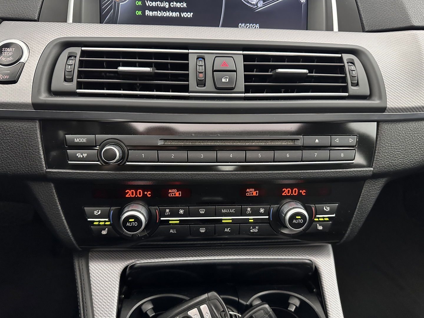 BMW 5 Serie 520i High Executive M-Sportpack Aut. *PANO | LEATHER | XENON | HARMAN/KARDON | HEATED-SPORTSEATS | NAVI-FULLMAP | PRIVACY-GLASS | SHIFT-PADDLES | ECC | PDC | CRUISE | 18''ALU*