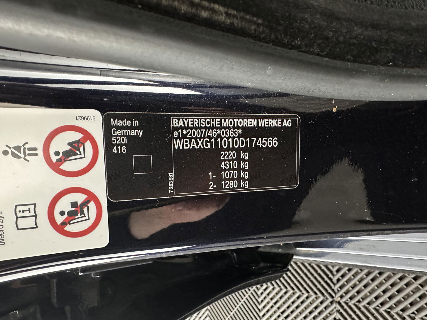 BMW 5 Serie 520i High Executive M-Sportpack Aut. *PANO | LEATHER | XENON | HARMAN/KARDON | HEATED-SPORTSEATS | NAVI-FULLMAP | PRIVACY-GLASS | SHIFT-PADDLES | ECC | PDC | CRUISE | 18''ALU*