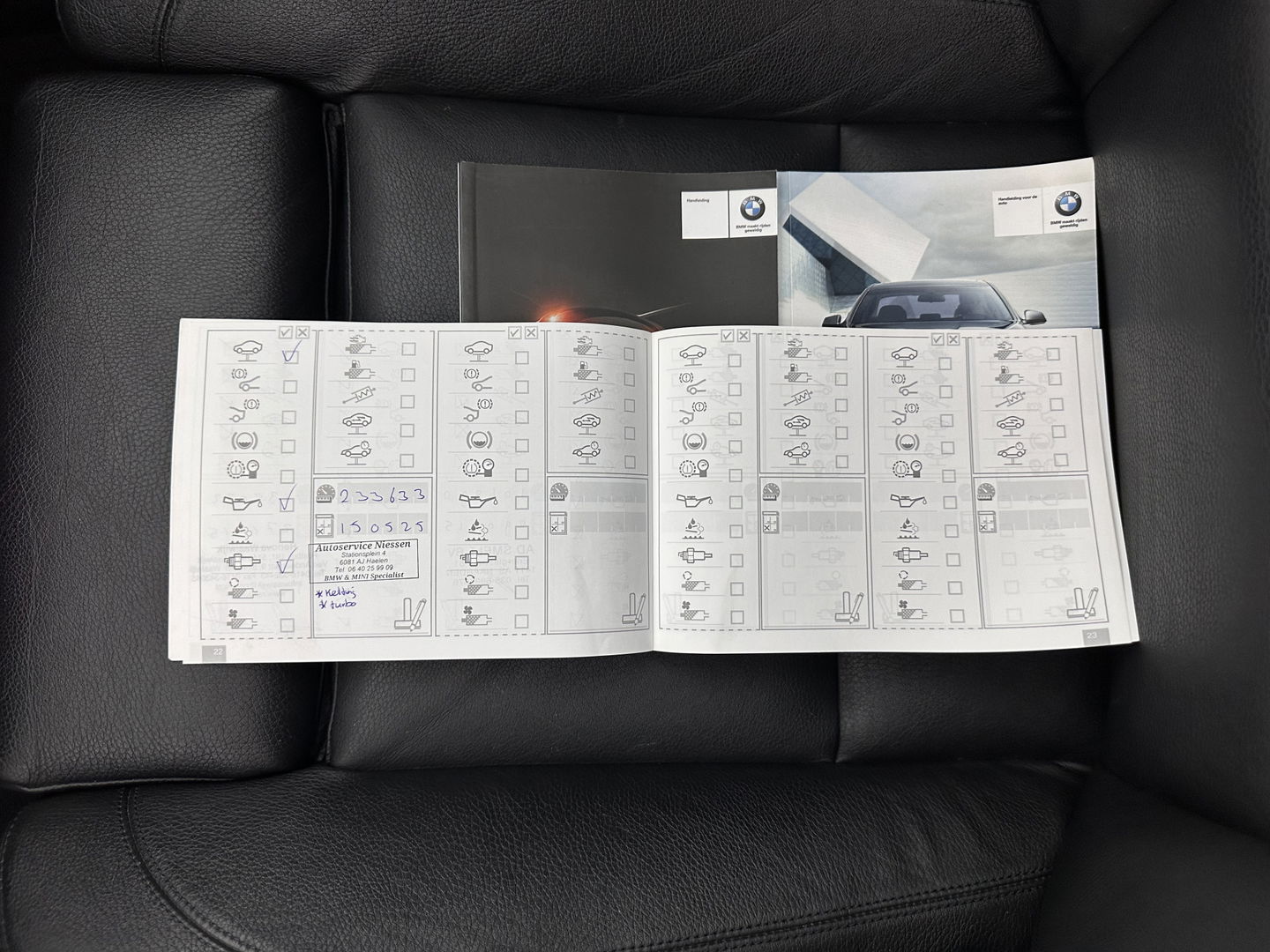 BMW 5 Serie 520i High Executive M-Sportpack Aut. *PANO | LEATHER | XENON | HARMAN/KARDON | HEATED-SPORTSEATS | NAVI-FULLMAP | PRIVACY-GLASS | SHIFT-PADDLES | ECC | PDC | CRUISE | 18''ALU*