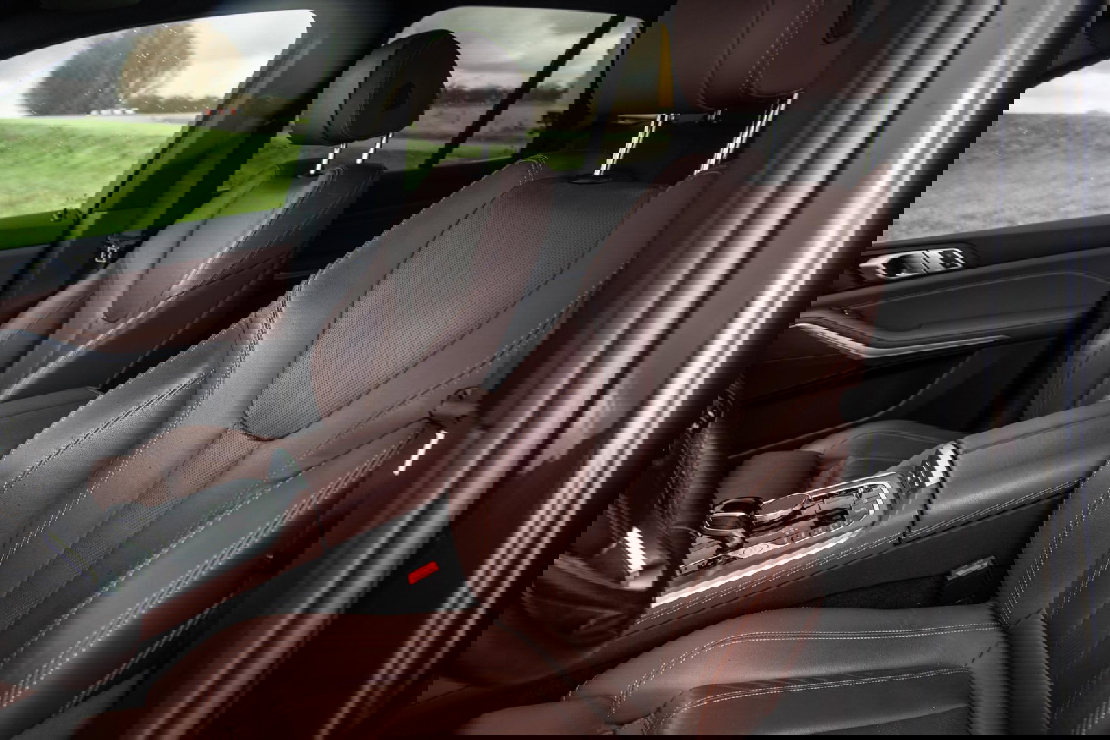 BMW X5 xDrive45e CARPLAY  / CAMERA / DEALER ONDERHOUDEN / BRUIN LEER / STOELVERWARMING