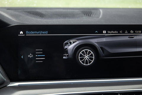 BMW X5 xDrive45e CARPLAY  / CAMERA / DEALER ONDERHOUDEN / BRUIN LEER / STOELVERWARMING